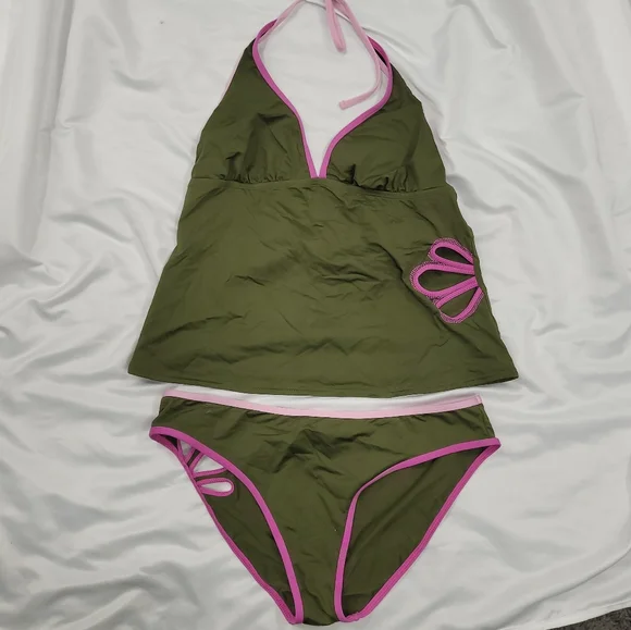 Kenneth Cole reaction swimsuit floral cut outs - Picture 1 of 5